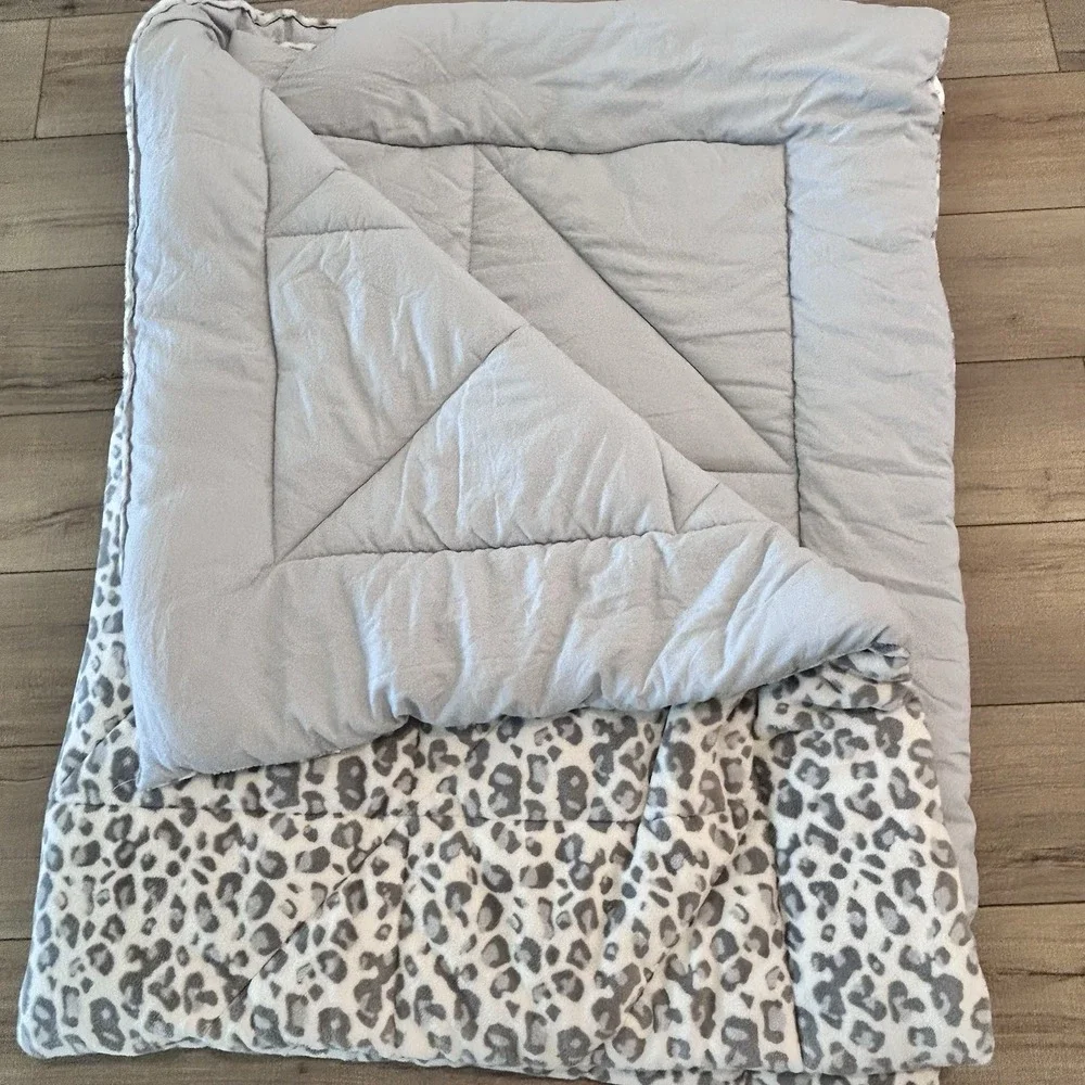 UGG Twin Comforter Grey Snow Leopard Print Bedding Set Quilted Standard Sham